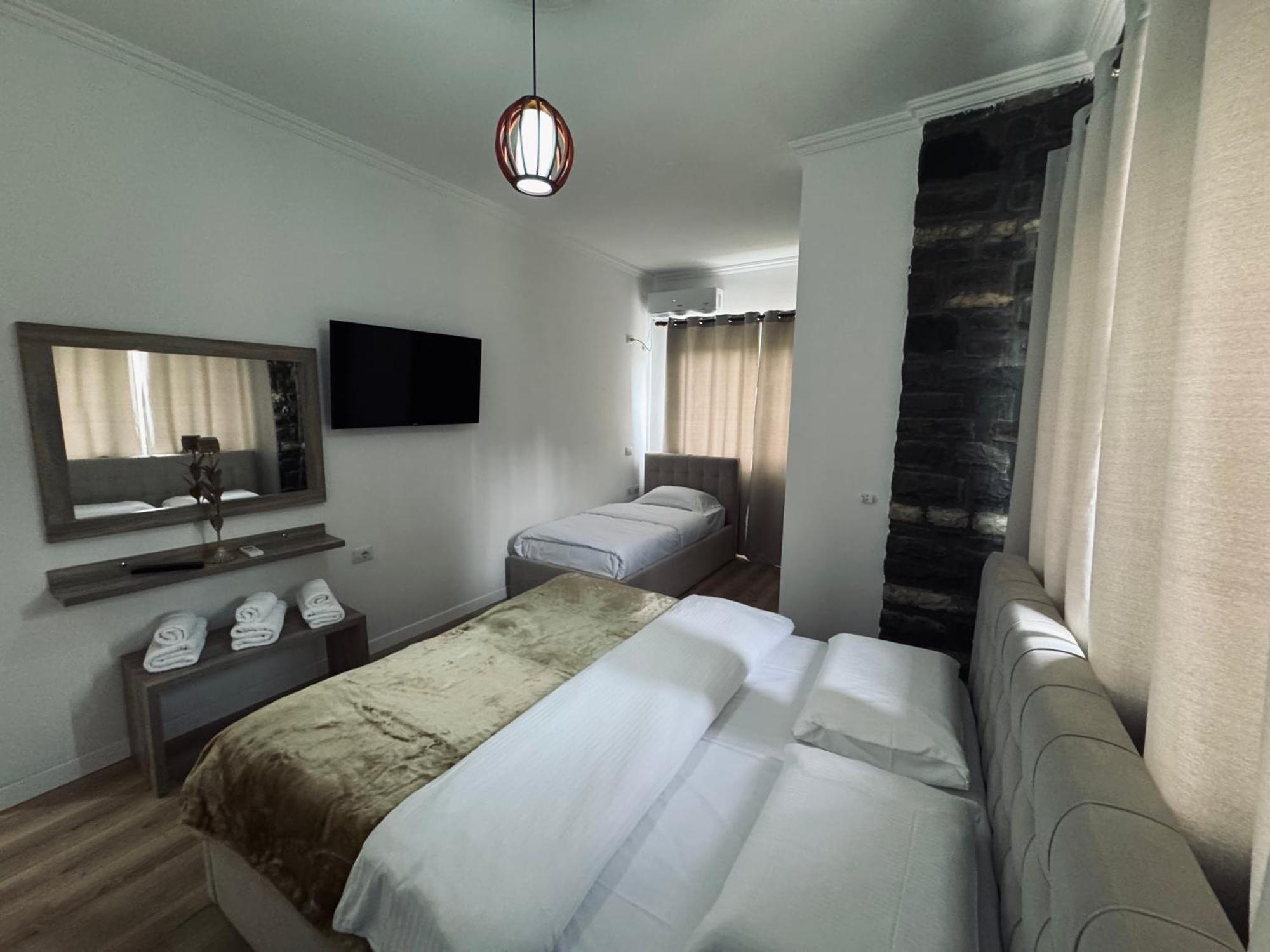 Kutal Park Inn Hotel Permet Bagian luar foto
