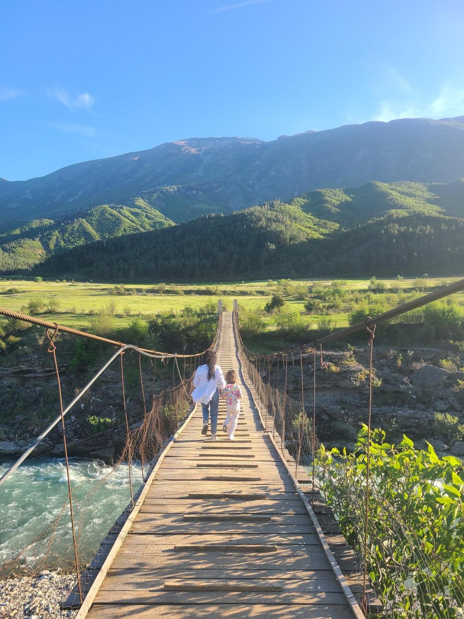 Kutal Park Inn Hotel Permet Bagian luar foto